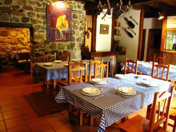 Camaleño Albergue Turistico Valdebaro מראה חיצוני תמונה